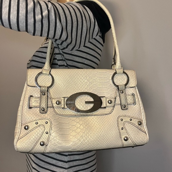 Guess Handbags - Y2K Early 2000s Cream Guess Handbag